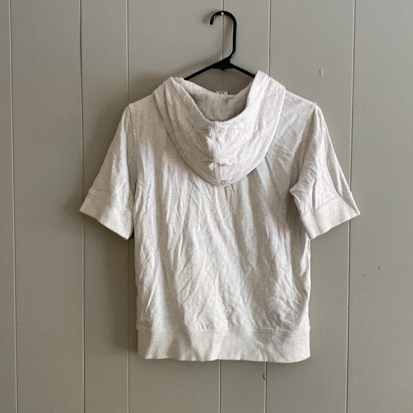 Aritzia TNA short sleeve zippered sweater with hood and pockets size L - Picture 2 of 9